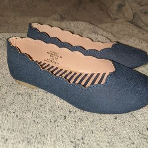 11c Crown & Ivy: Bella